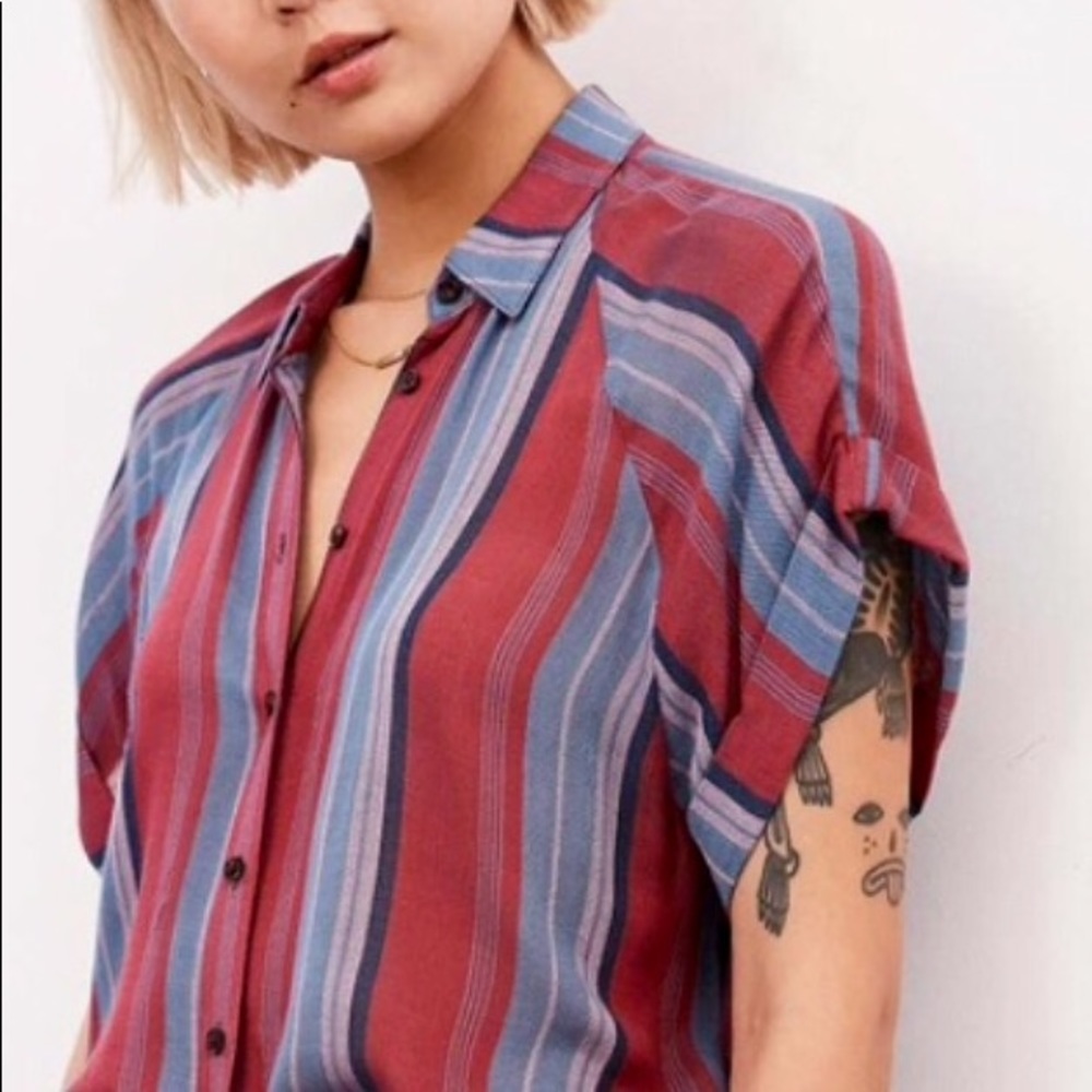 BDG  short sleeve stripped button up tee XS